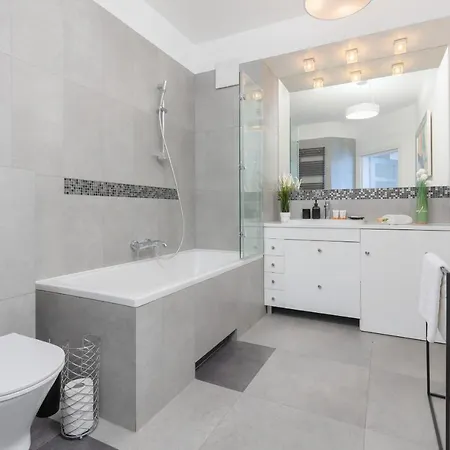 Quiet Park Edwarda Szymanskiego By Renters Appartement