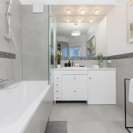 Quiet Park Edwarda Szymanskiego By Renters Varsovie