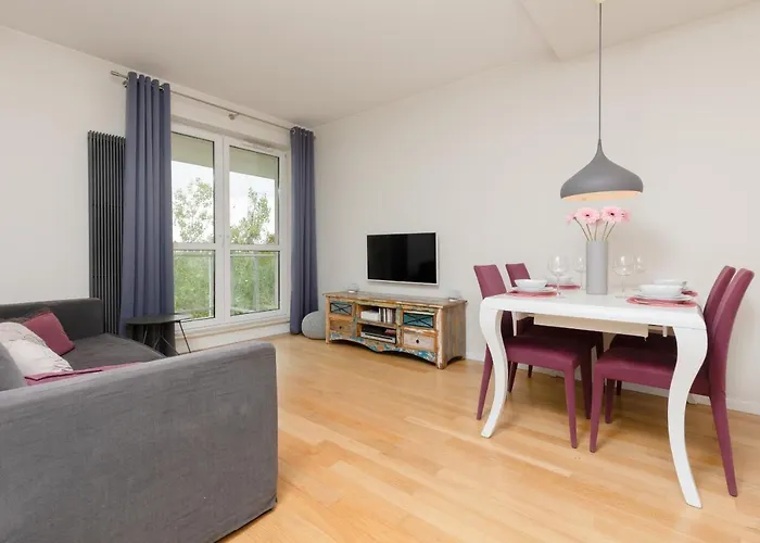 Quiet Park Edwarda Szymanskiego By Renters Apartman Varsó