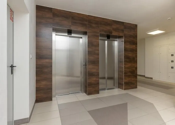 Quiet Park Edwarda Szymanskiego By Renters Apartman Varsó